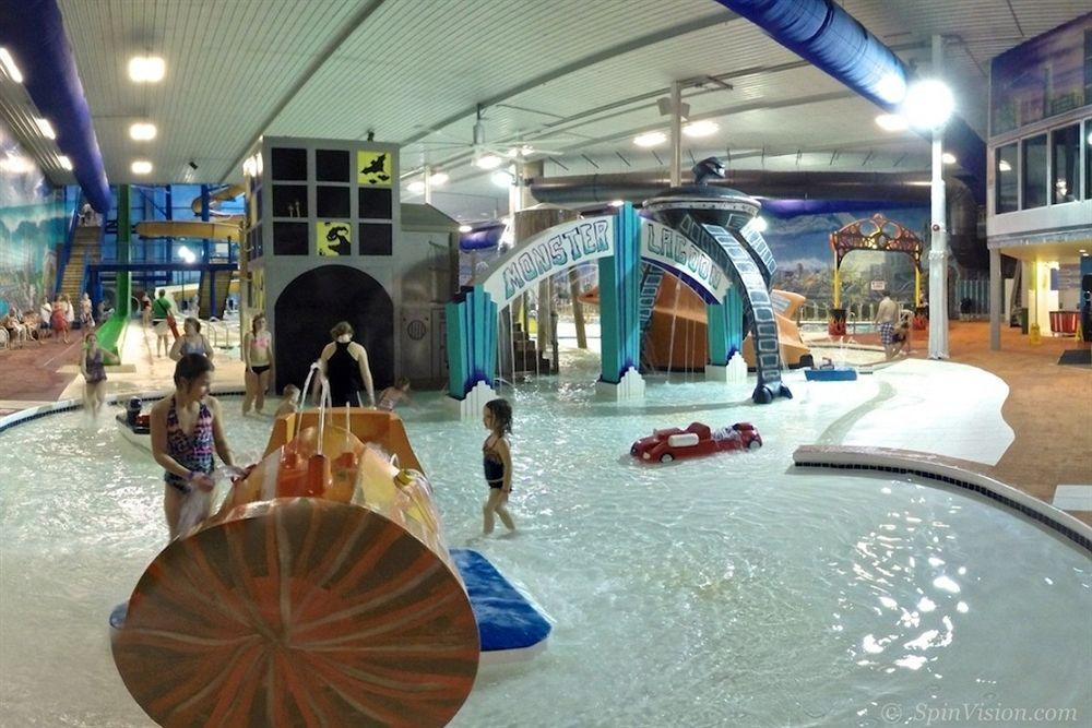 Metropolis Resort - Eau Claire Ngoại thất bức ảnh